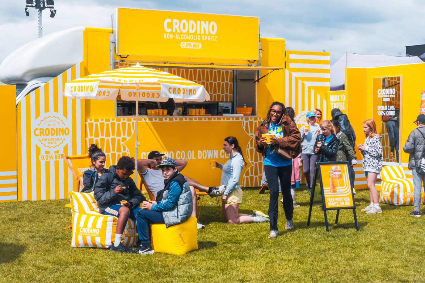 Crodino festival activation bar
